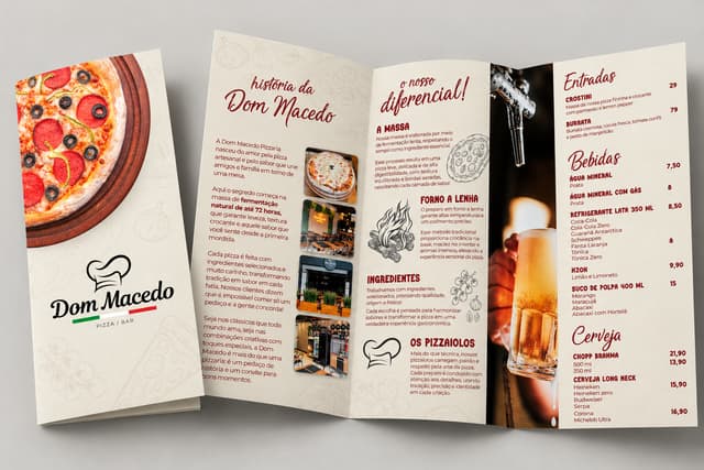 Cardápio de três dobras da pizzaria Dom Macedo: capa com pizza e a marca, e parte interna com a história da casa e a lista de bebidas